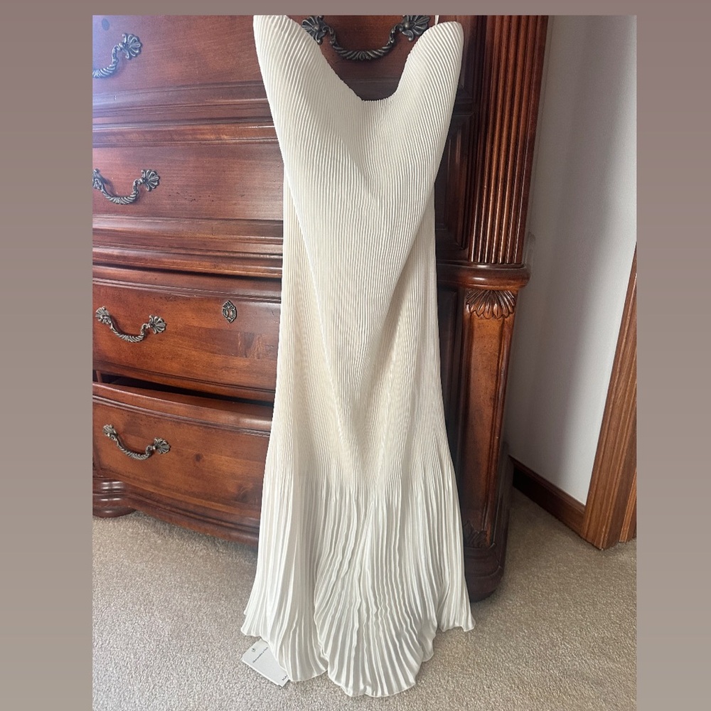 Elegant Cream Pleated Dress